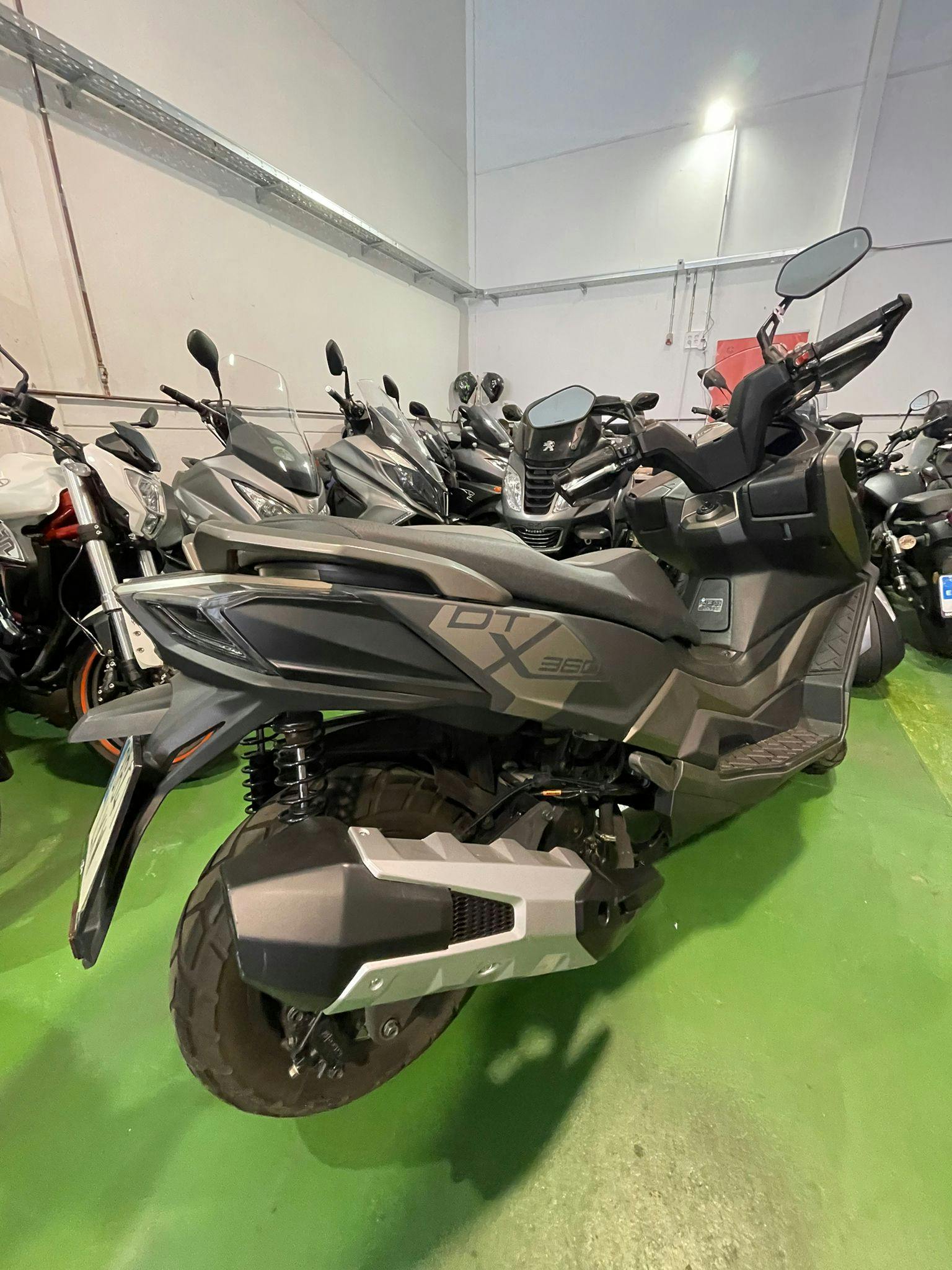 Moto KYMCO DTX 125 de seguna mano del año 2022 en Madrid