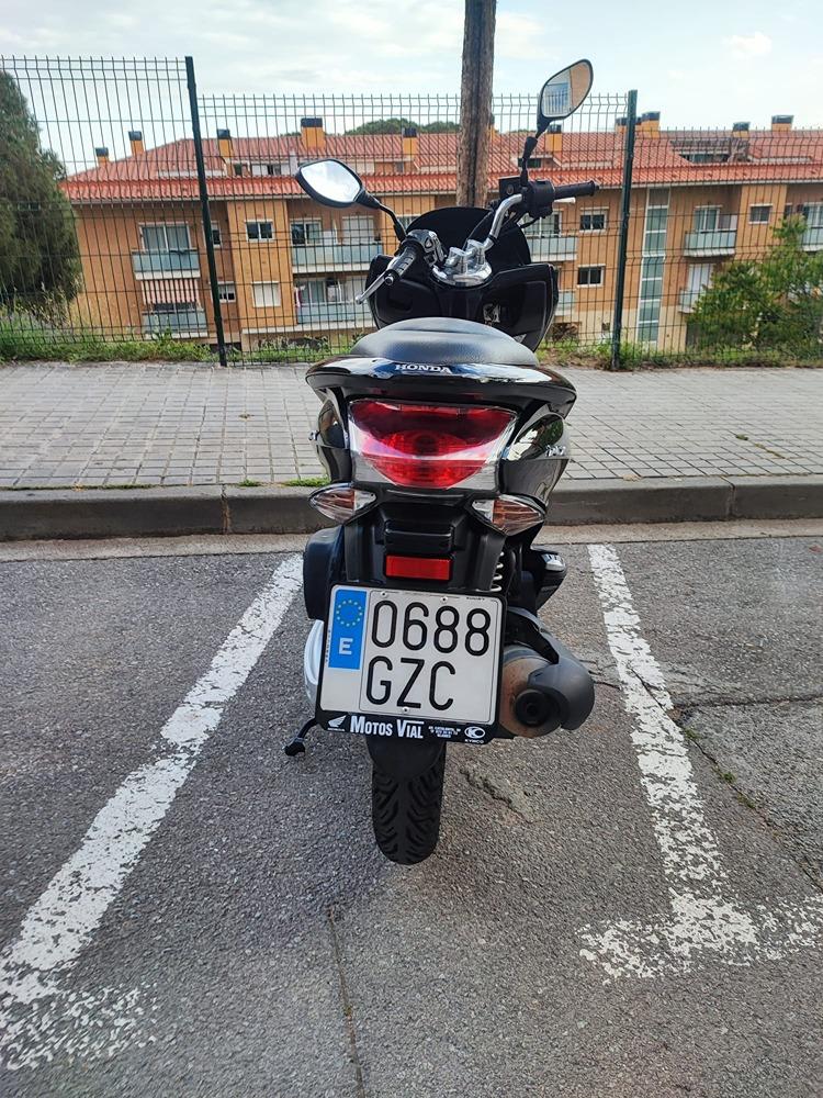 Moto HONDA PCX 125 de seguna mano del año 2010 en Girona