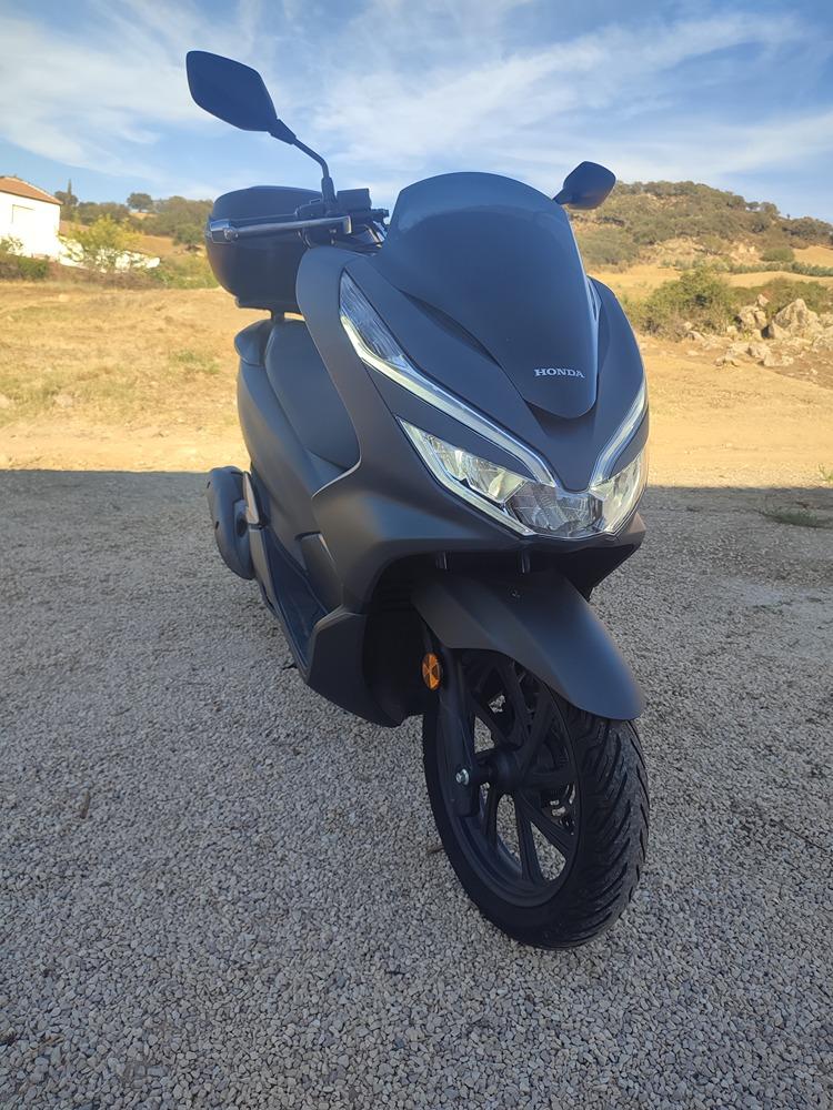 Moto HONDA PCX 125 de seguna mano del año 2020 en Málaga
