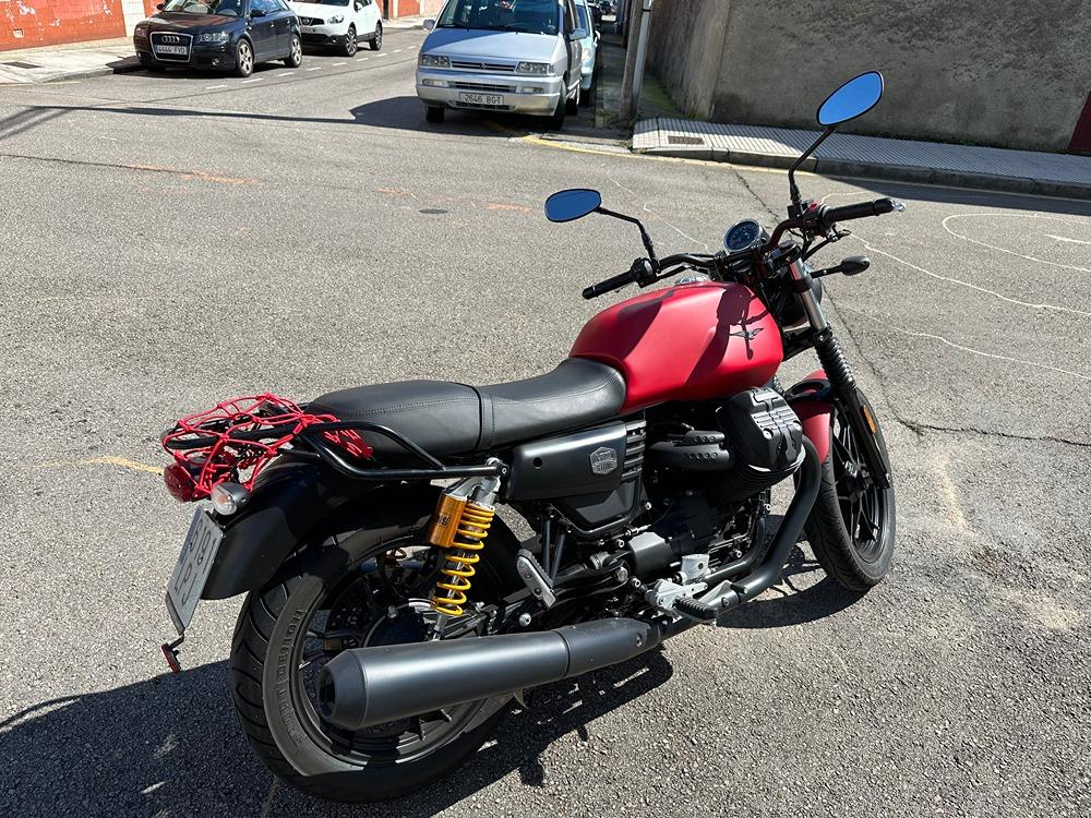 Moto MOTO GUZZI V7 III Stone de seguna mano del año 2021 en Asturias