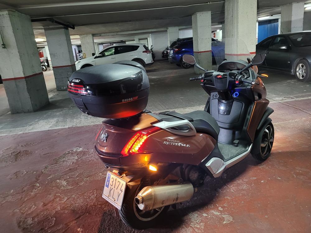 Moto PEUGEOT METROPOLIS 400 Allure de seguna mano del año 2018 en Cádiz