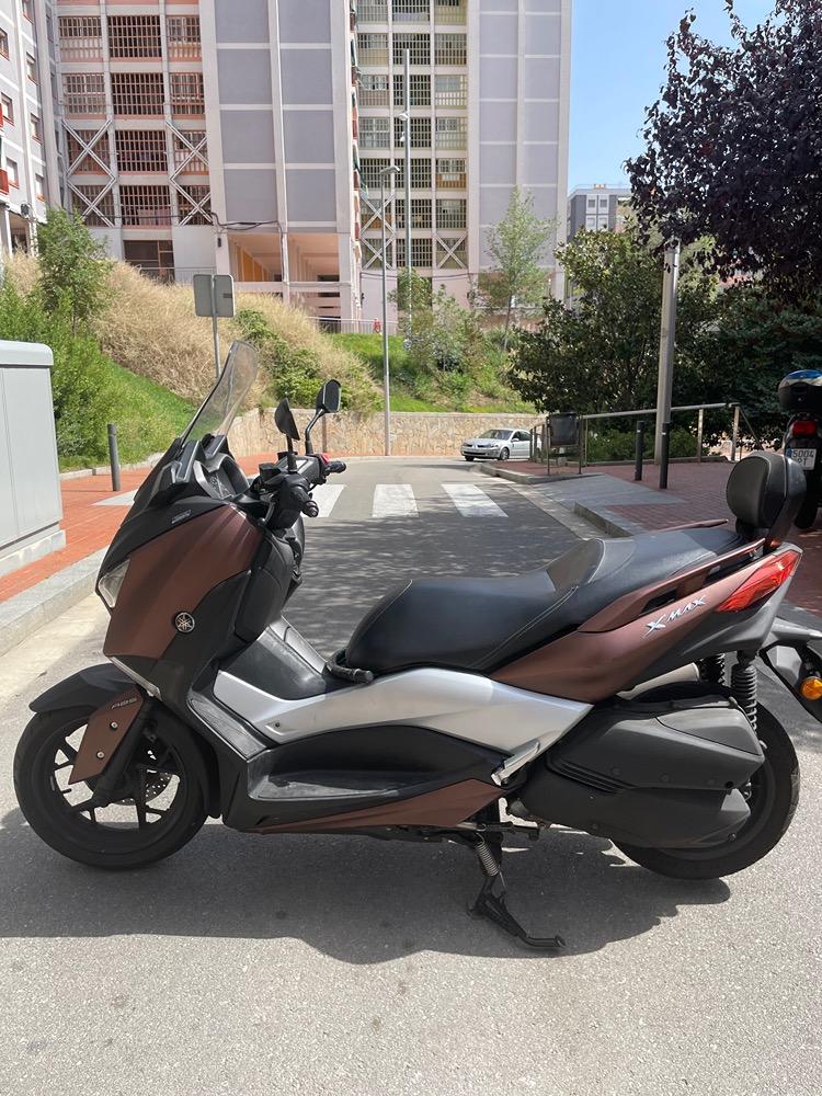 Moto YAMAHA X MAX 300 de seguna mano del año 2017 en Barcelona