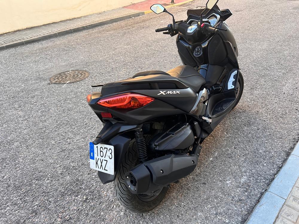 Moto YAMAHA X MAX 400 ABS IRON de seguna mano del año 2019 en Sevilla